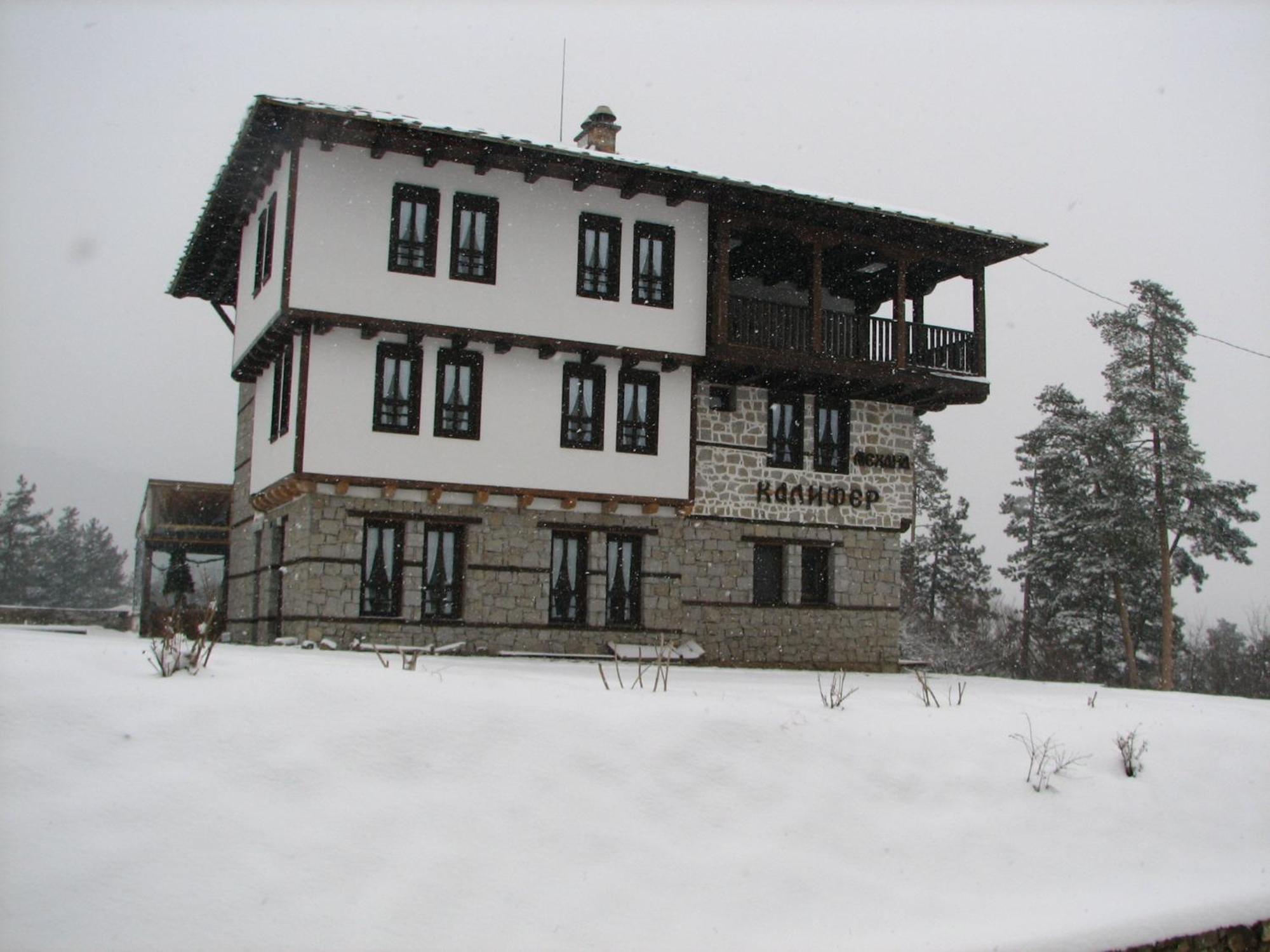 Family Hotel Kalifer Kalofer Exterior foto