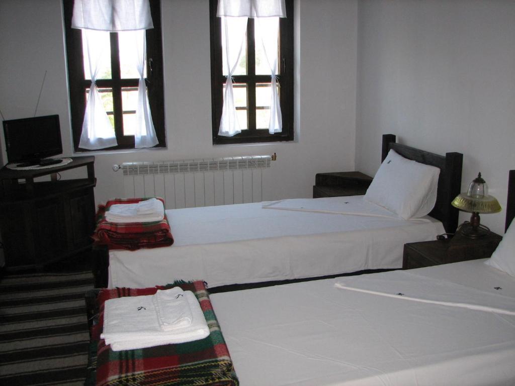 Family Hotel Kalifer Kalofer Zimmer foto